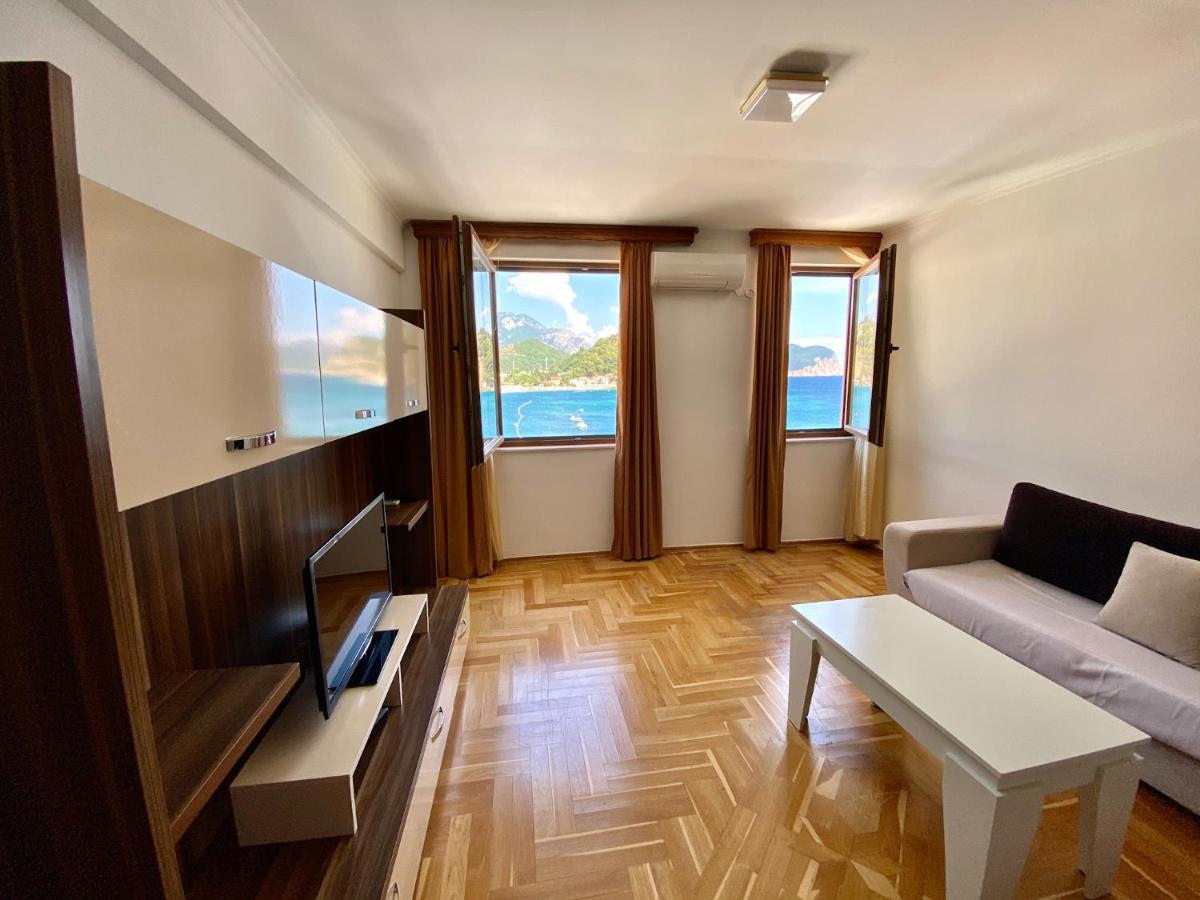 Apartments First Line Petrovac Εξωτερικό φωτογραφία
