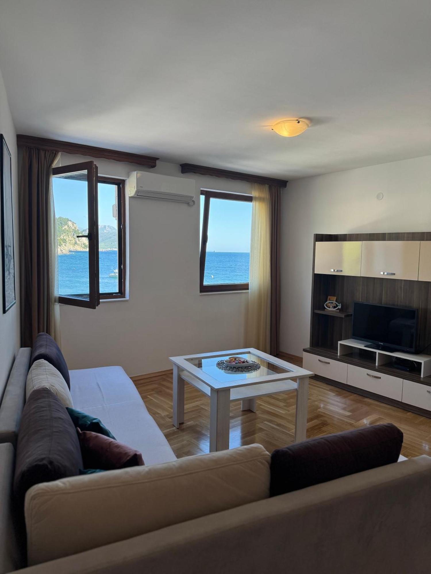 Apartments First Line Petrovac Εξωτερικό φωτογραφία