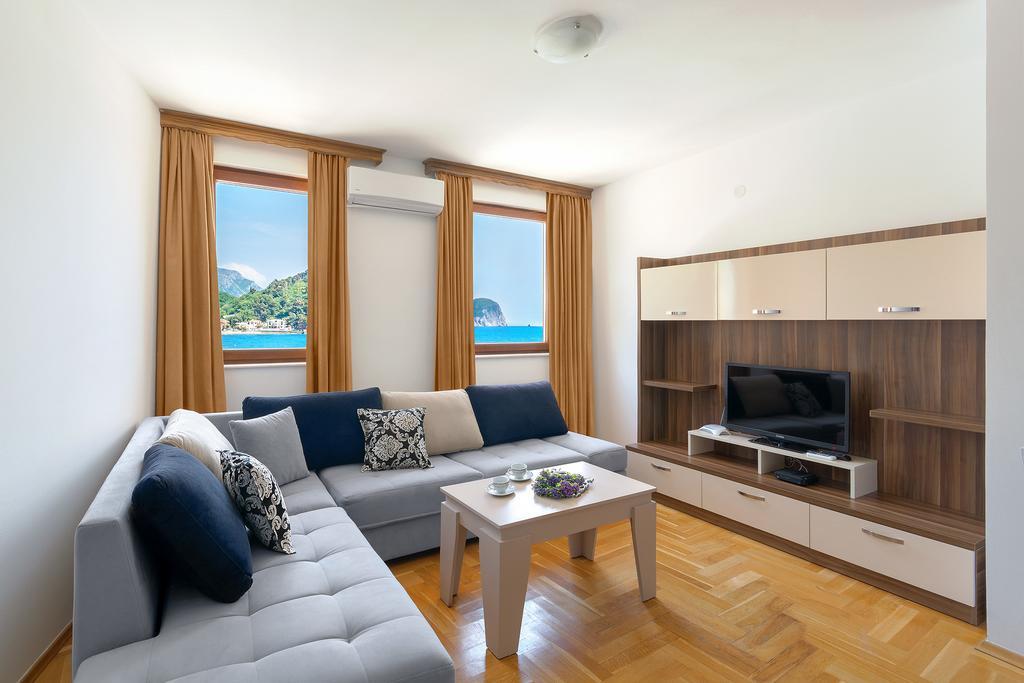 Apartments First Line Petrovac Εξωτερικό φωτογραφία